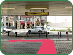 阪急千里山駅西口からのアクセス1